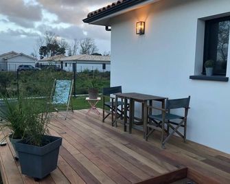 Studio Mios 20 minutes from Bassin d'Arcachon near Bordeaux - Mios - Patio