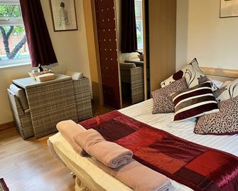 The Riverside Studio at Old Bridge Cottage , Ringwood, New Forest - Ringwood - Habitación