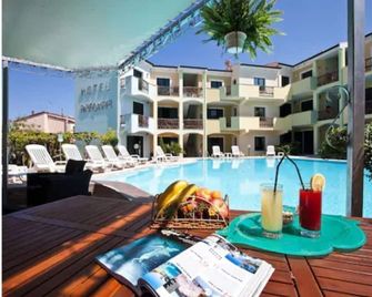 Hotel Ariadimari - Valledoria - Pool