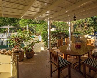 Alagana House, 3 Bed Private Villa, Falmouth Harbour, Antigua. - Cobbs Cross - Patio