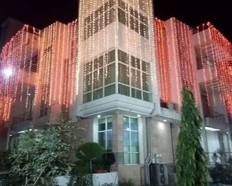 Antariksh Hotel & Resorts - Pātan - Building