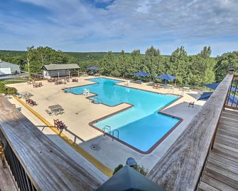Deck, Fire Pit and Pool Access at Poconos Retreat! - East Stroudsburg - Pool
