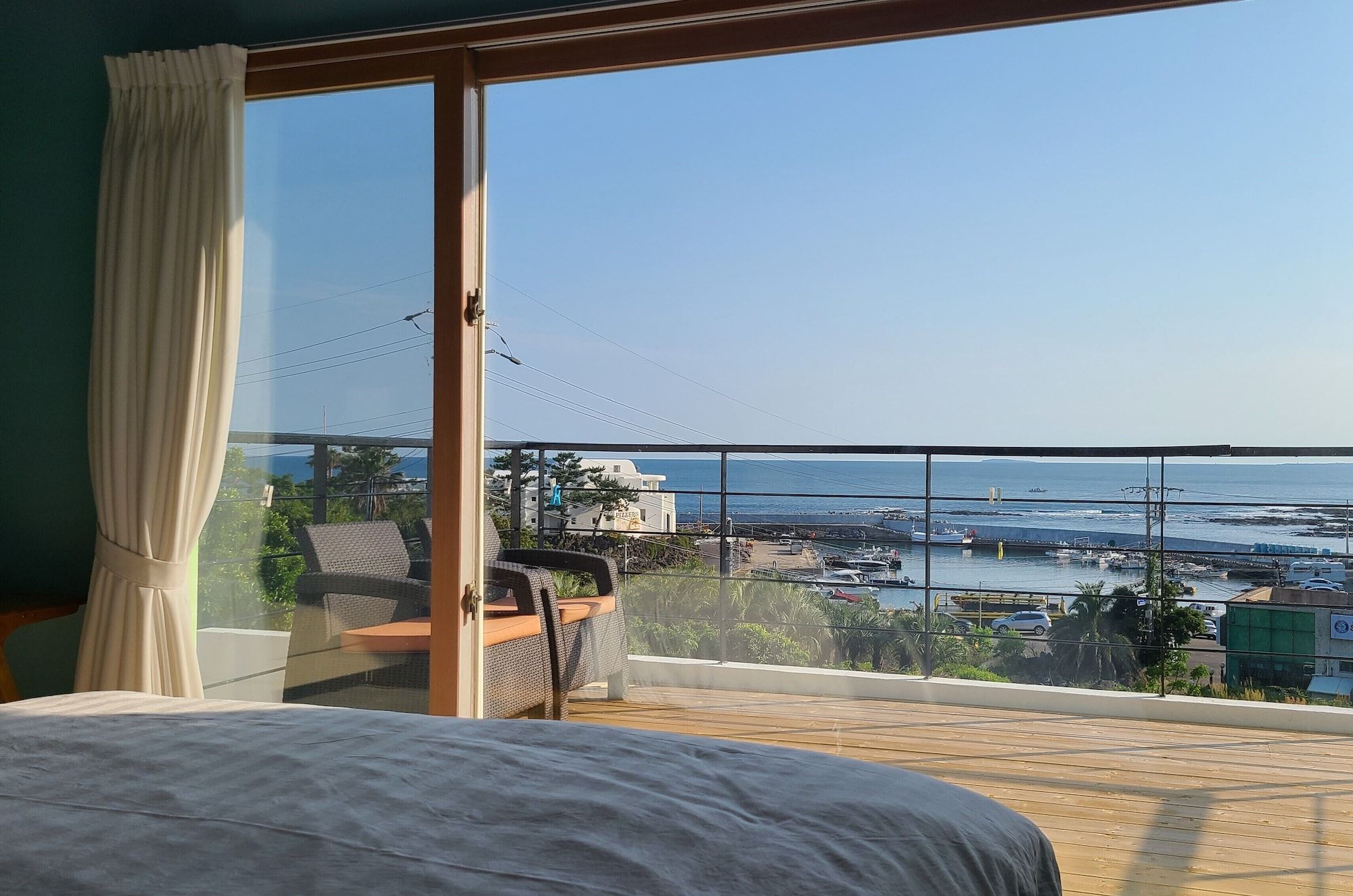 جيجو دولدا بي آند بي