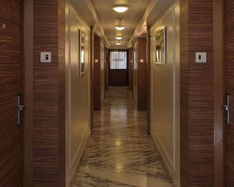 Regency Hotel Mumbai - Bombay - Lobby