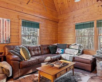Private cabin on 3Acres with private hot tub! Lake access, Skiing, Snowmobiling! - Bridgton - Living room