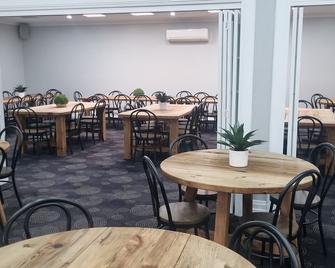 Commercial Hotel Young - Young - Ristorante