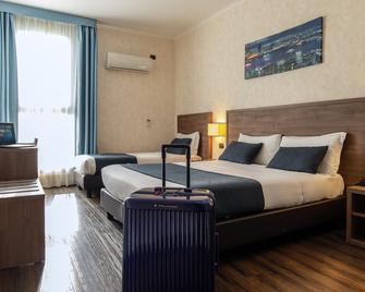 Hotel Roma Sud - Rome - Bedroom