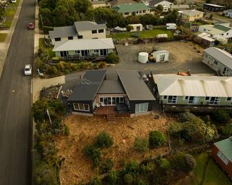 Nugget View Kaka Point Motels - Kaka Point - Building