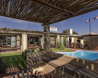 Kathu Inn - Kathu - Piscina