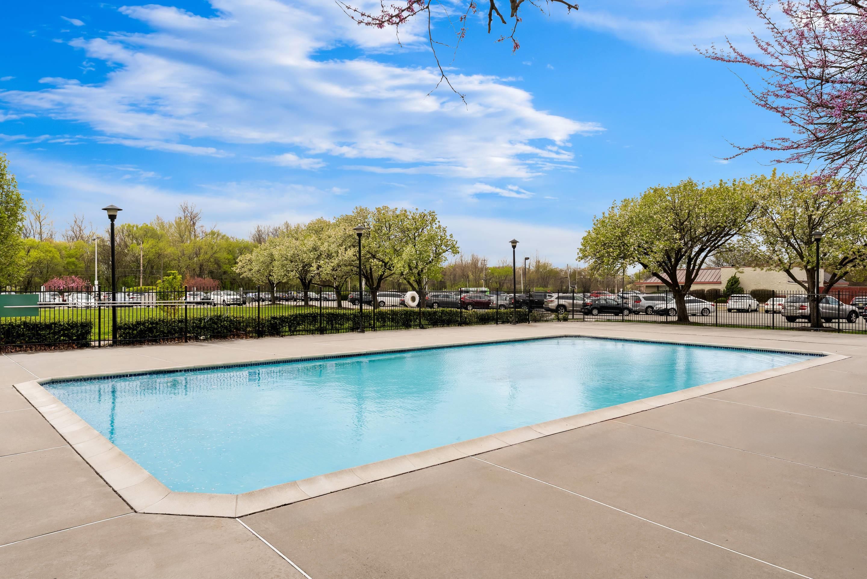 Quality Hotel Philadelphia Airport - Essington - Pool