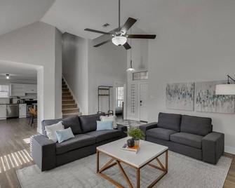 The Prestige Poolside Escape - 5BR with Cinema & Gaming - DeSoto - Living room