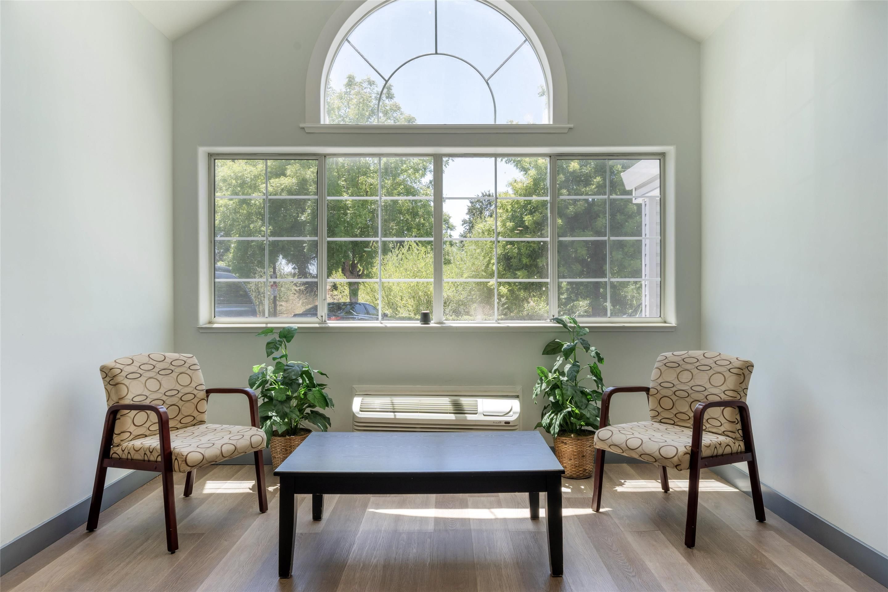 SureStay by Best Western Sacramento South Natomas - סקרמנטו - סלון