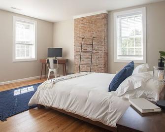 Farmhouse Broad Brook: Comfort & Charm. - East Windsor - Bedroom