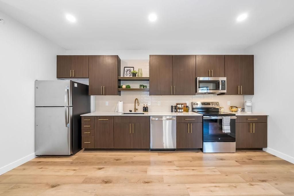 Modern 2B Apt Free Wifi Coffee