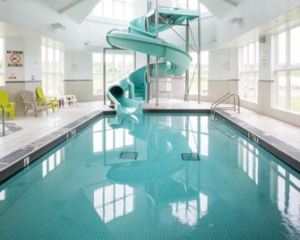 Holiday Inn Express Stellarton-New Glasgow By IHG - Stellarton - Piscina