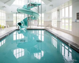 Holiday Inn Express Stellarton-New Glasgow By IHG - Stellarton - Zwembad