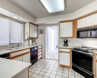 Borrego Springs Hideaway Pool Table, Mtn Views! - Borrego Springs - Kitchen