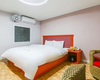 Sky Motel - Changwon - Bedroom