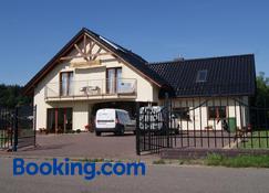 Gosciniec Klejnot - Borowo - Building