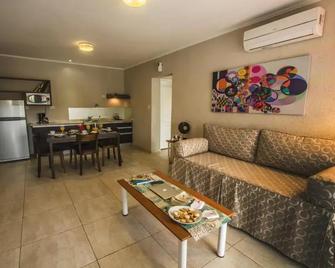 Blackstone Apart Boutique Hotel - Villa General Belgrano - Living room