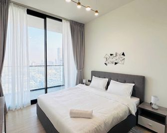 Luxurious Belvilla 1br Jvc With Pool, Gym & Bbq Access - Dubai - Schlafzimmer