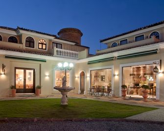 Hotel Don Quijote - Búzios - Building