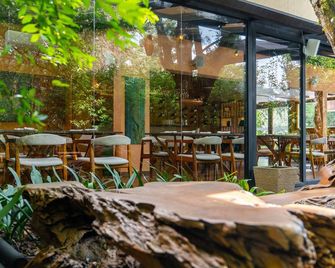 Pousada Boutique Figueira da Serra - Campos do Jordão - Patio