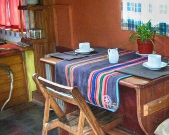 El Pueblito Ecohostel - El Bolsón - Comedor