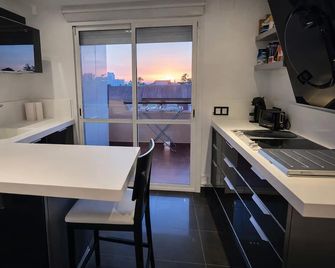 Spectacular Penthouse, Authentic 1st Line Beach, 70 M2 Terrace - Rota - Cuina