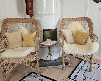 West Coast house 50m from the harbor in Edshultshall - Hälleviksstrand - Sala de estar