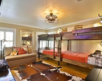 Texas Style Elegance and Class - Abilene - Bedroom