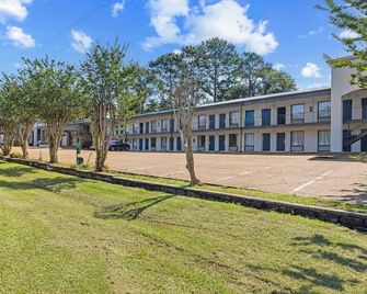 Motel 6 Mccomb Ms - McComb - Budova