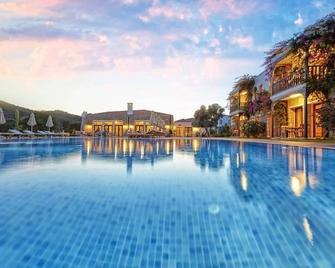 Datca Doris Hotel - Datça - Pool