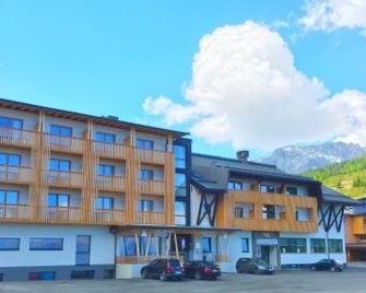 Almhotel Karnten - Hermagor - Building