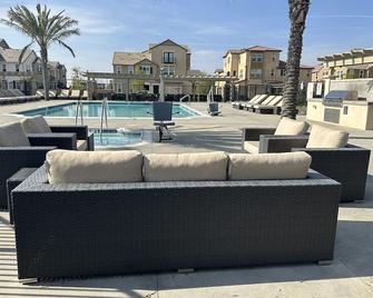 Claremont Colleges And Ontairo Mills Single Villa stay more 30 nights - Upland - Pool