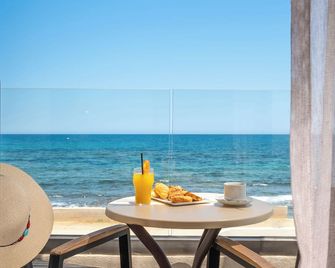 Oya Beach Resort - Anissaras