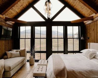 Three Peaks Ranch - Westcliffe - Bedroom