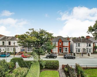 Quaint Studio Apartment Near To Waterfront - Wallasey - Building