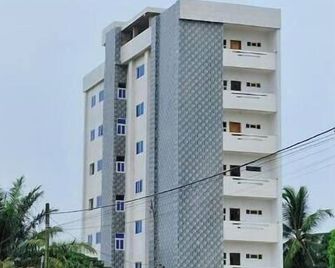 Pyramide - Lomé - Building