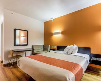 Motel 6 Jourdanton - Jourdanton - Ložnice