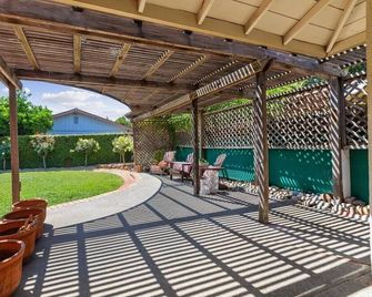 Beautiful 4-bedroom furnished home in lovely South Davis with AC, Washer, Dryer - Davis - Binnenhof