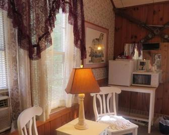 Lake Winnipesaukee Motel - Weirs Beach - Sala de estar