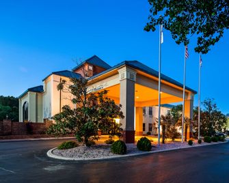 Best Western Butner Creedmoor Inn - Creedmoor - Edificio