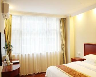 Greentree Inn Shandong Zibo Linzi People Square Long-Term Bus Station East Express Hotel - C-po - Ložnice