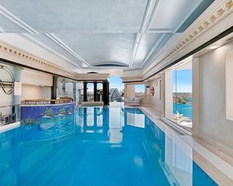 Fancy home with water view in the rocks - Sídney - Piscina