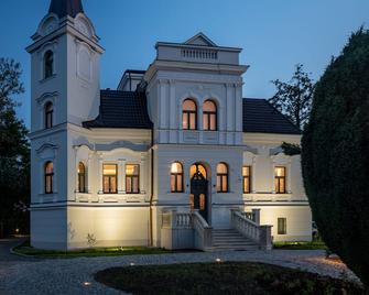 Villa Rosenaw - Rožnov pod Radhoštěm - Будівля