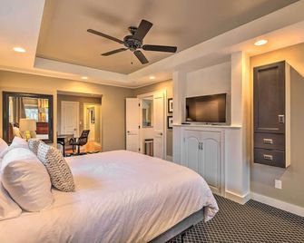 Luxe Lyndon Home 11 Mi to Dtwn Louisville! - Louisville - Schlafzimmer