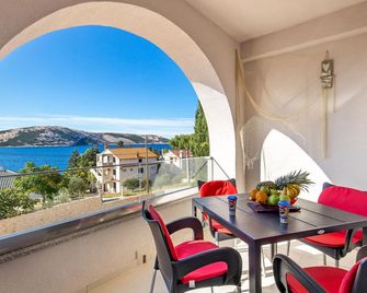 Stunning Apartment In Stara Novalja - Stara Novalja - Balcony