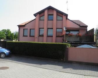 Pensjonat Zofia Demska - Brzeg - Building
