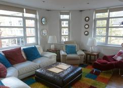 Lovely 2 Bed Flat In The Very Centre Of Newcastle - Newcastle upon Tyne - Living room